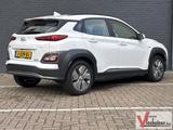 Hyundai Kona EV Comfort 64 kWh | € 11.850,- NETTO! | kli - weiße Hyundai KONA