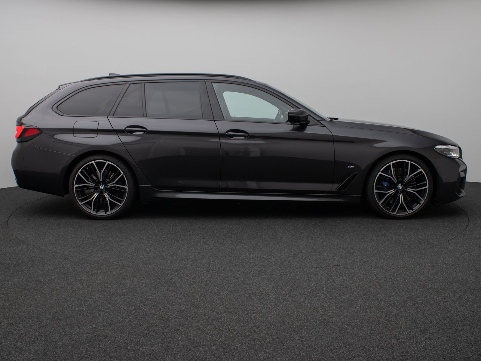Fahrzeugabbildung BMW 530d xD M Sport DAB CockPitPro PDC Alarm 20Zoll