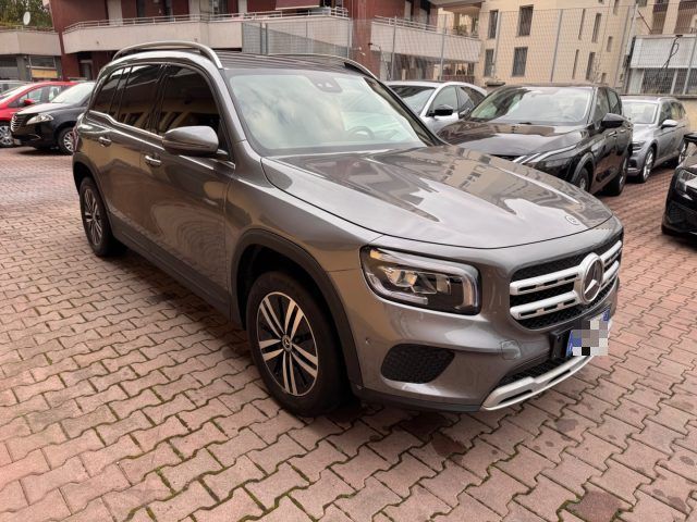 Image of Mercedes-Benz GLB 180