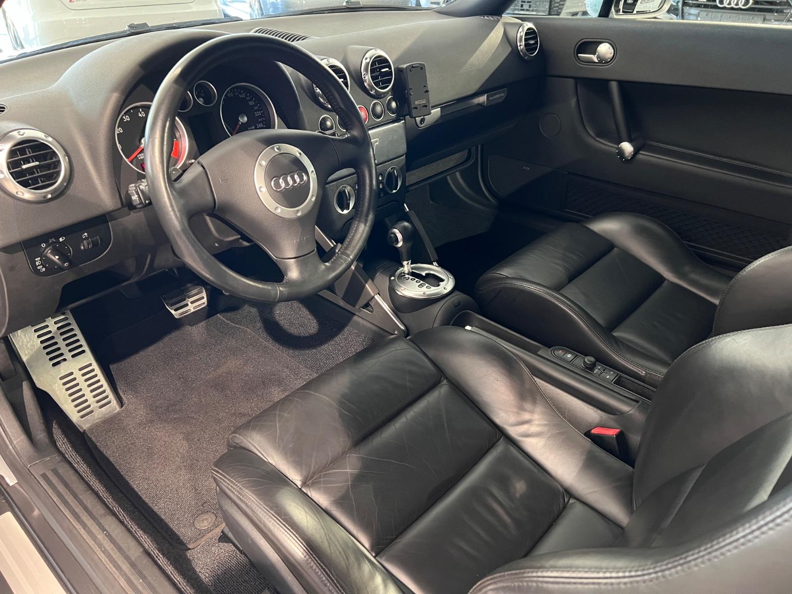 Audi TT Coupe 3.2 V6 DSG quattro BOSE NAVI KETTEN NEU