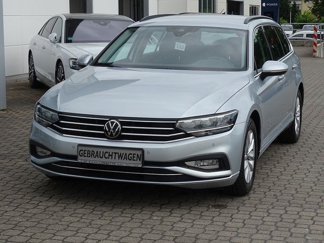 Passat Variant 2.0 TDI DSG Business - LED / Navi
