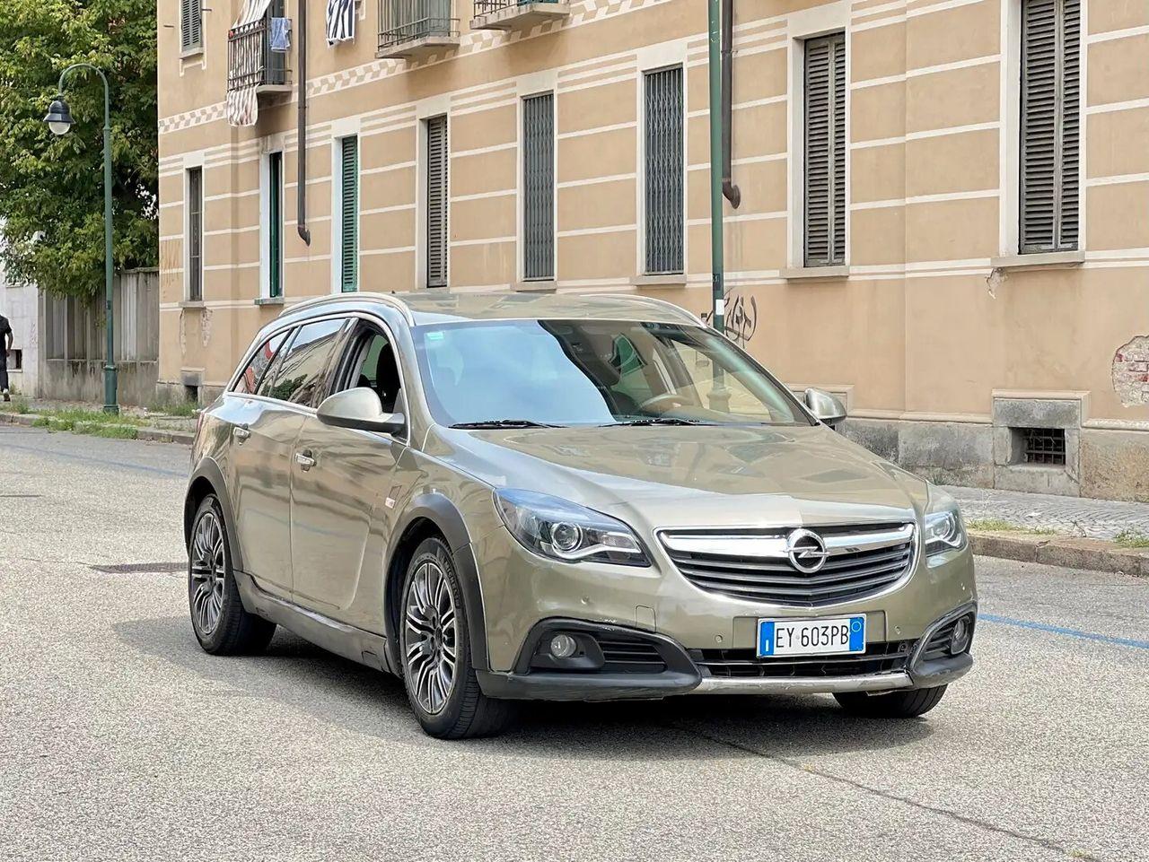 Opel Insignia 2015 — rear view