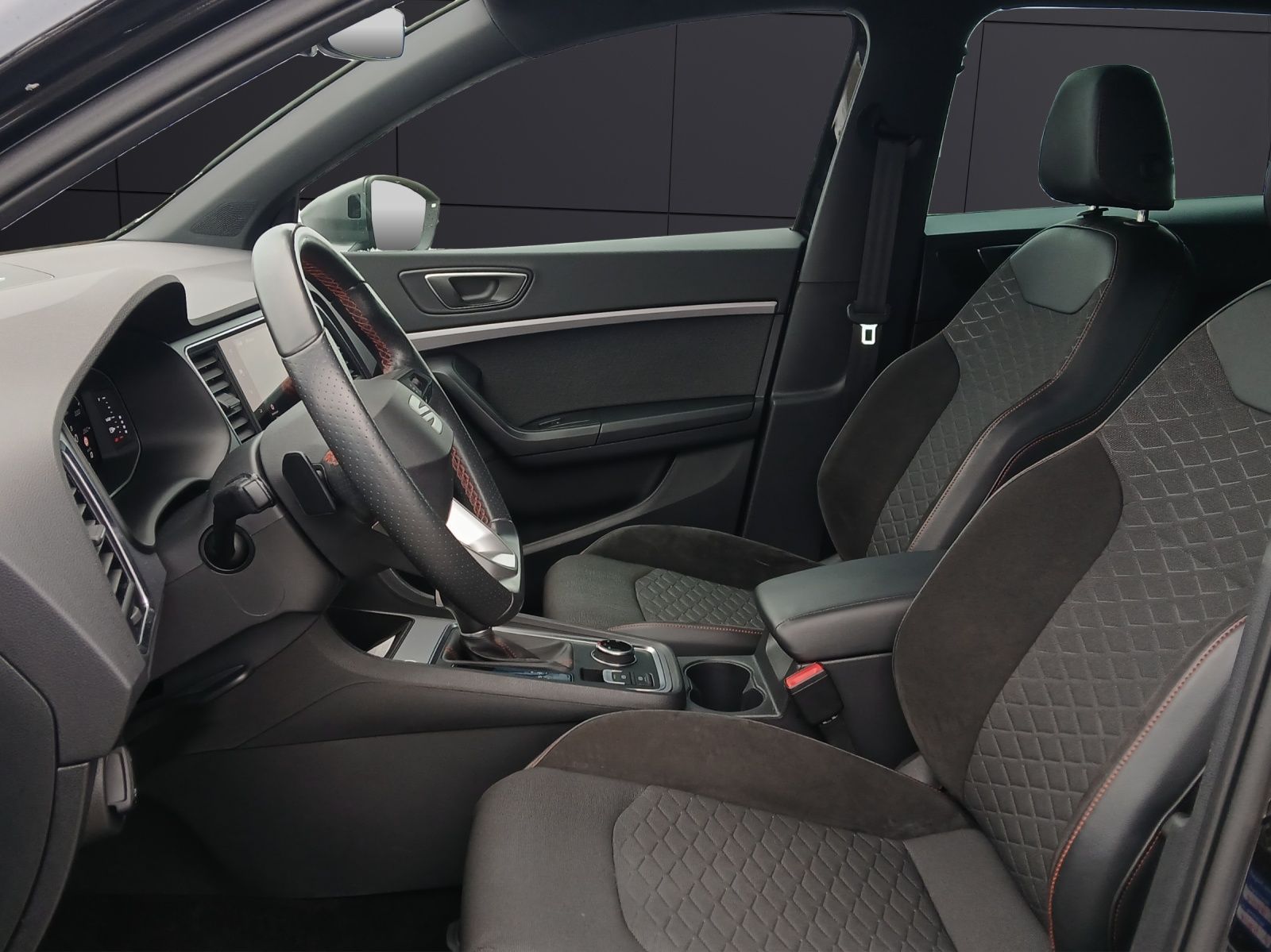 Fahrzeugabbildung SEAT Ateca TSI FR DSG LED AHK Navi beats AID ACC RFK