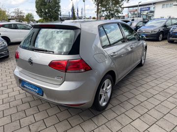 Volkswagen Golf - 8