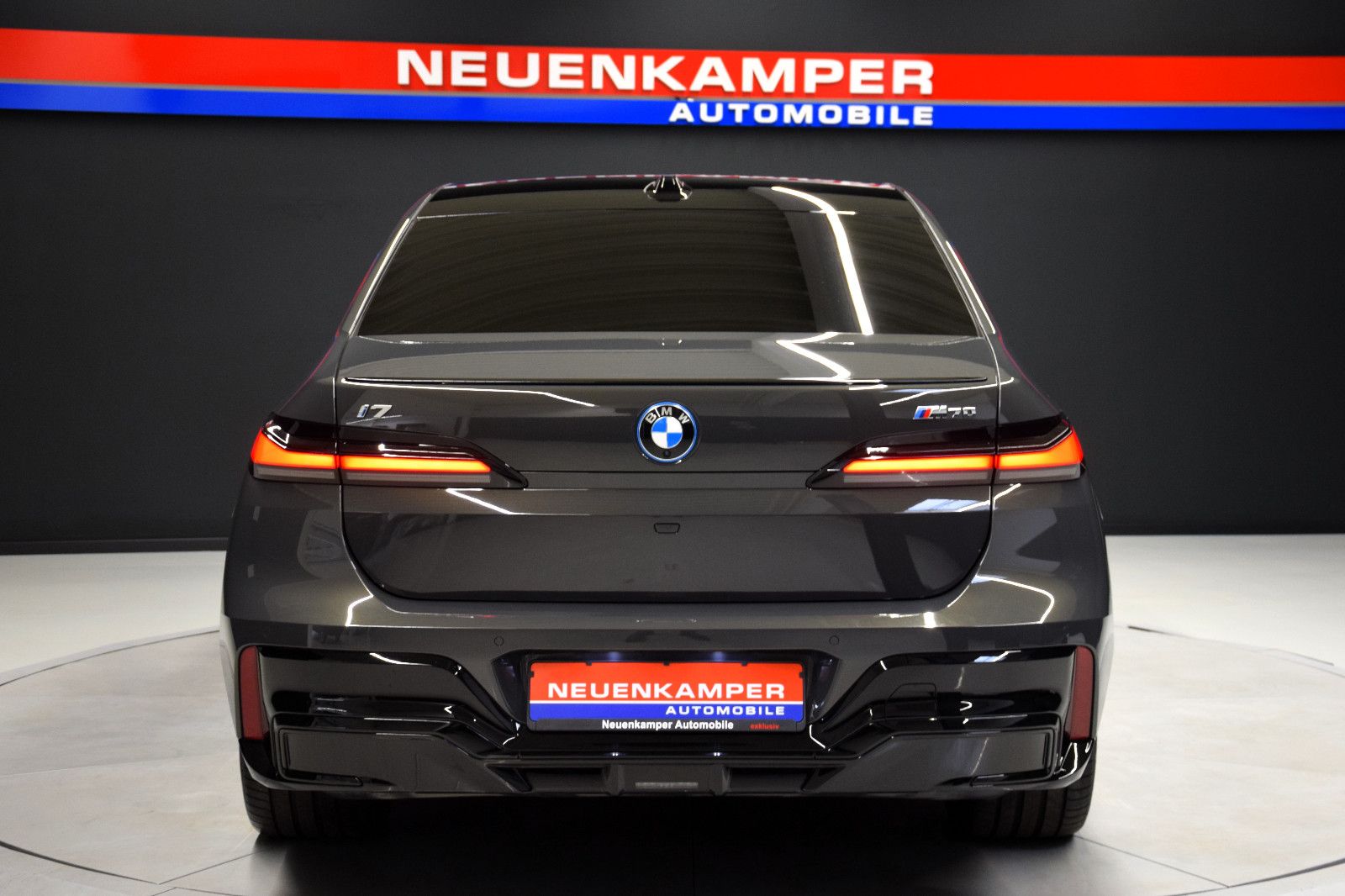 Fahrzeugabbildung BMW i7 xDrive M70 Performance TV Pano ACC B&W Stndhz