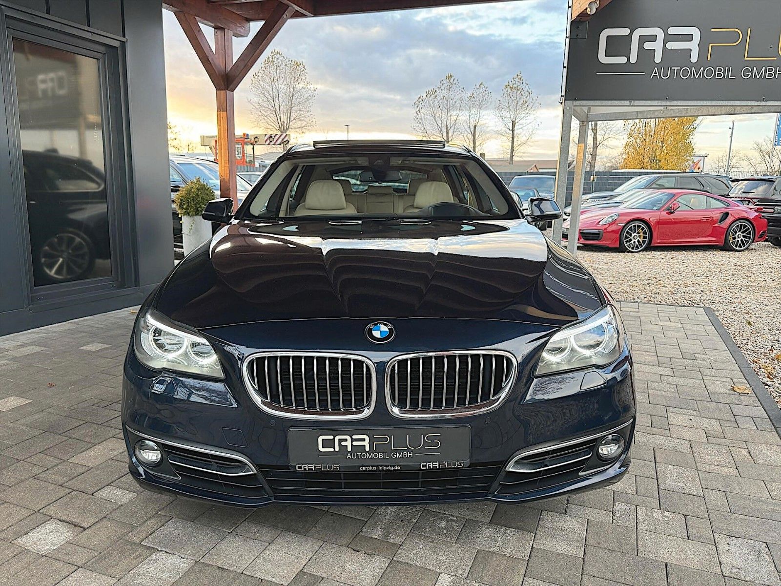 Fahrzeugabbildung BMW 520d Touring Luxury *Pano*Head Up*DAB*H&K*LED*