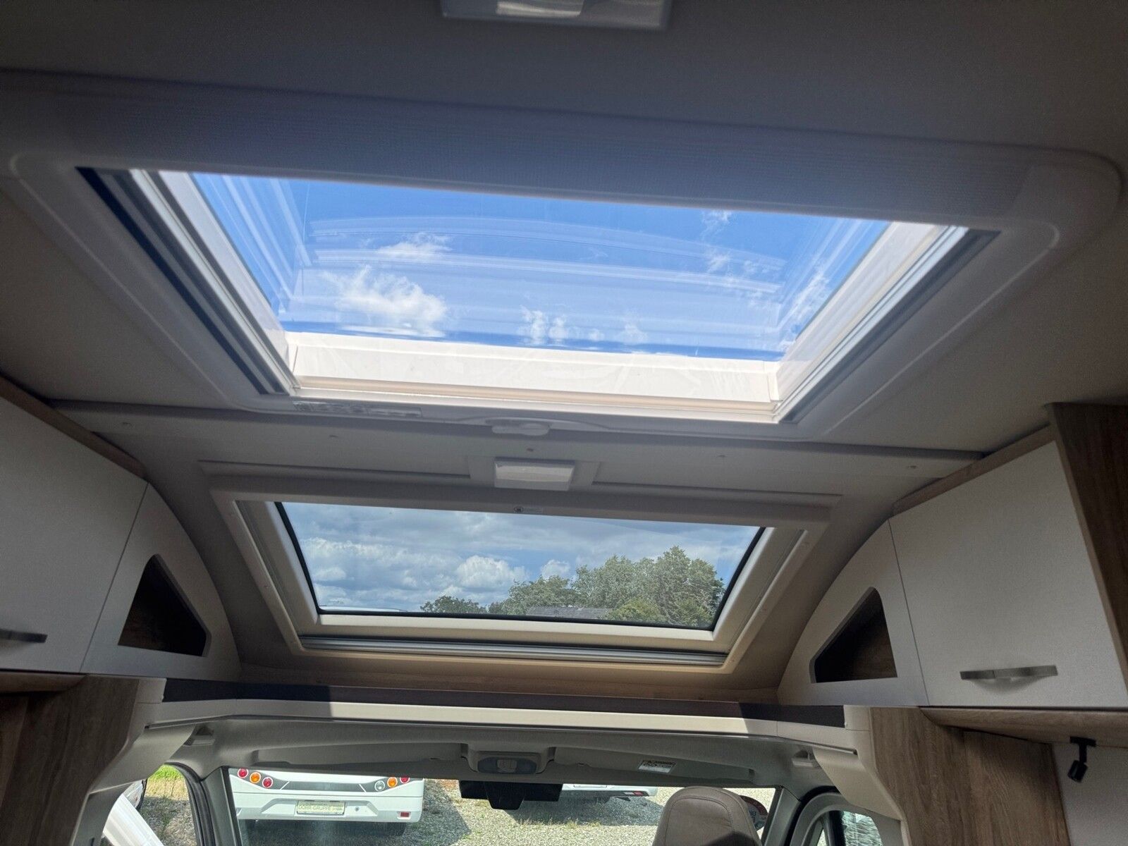 Fahrzeugabbildung Eura Mobil Profila T PT 695 EB Automatik, Mondial Pakete