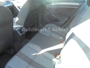 Volkswagen Golf - 12