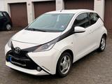 Toyota Aygo (X) 1,0-l-VVT-i x-play touch - Toyota Aygo (X) in München