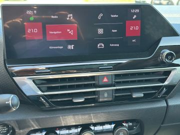 Citroën C4 PT130 EAT8 Shine | PDach - RCam - Navi - SH