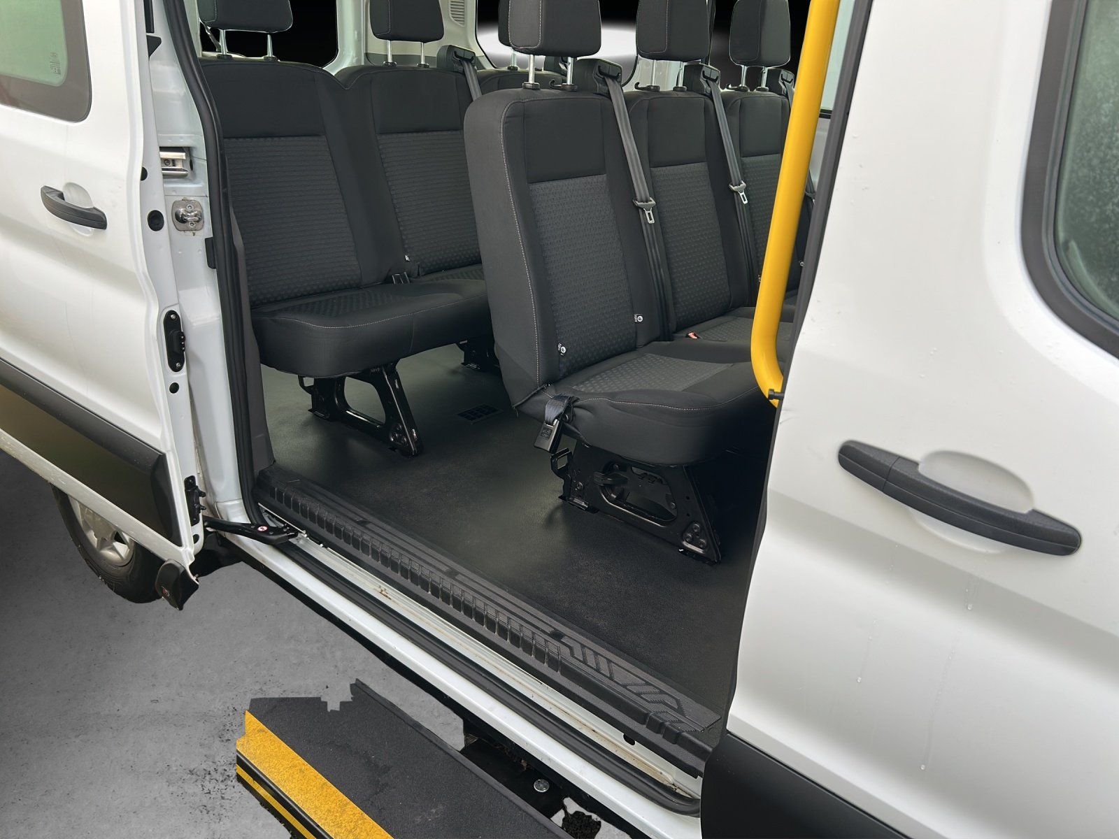 Fahrzeugabbildung Ford Transit 350 L2H2 VA Trend
