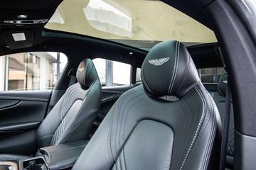 2021 Aston Martin DBX — миниатюра 13