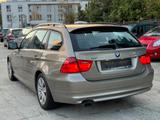 BMW 320i  / Automatik / 2. Hand / Scheclheftgepflegt - BMW 3er Reihe aus 2010: Kombi