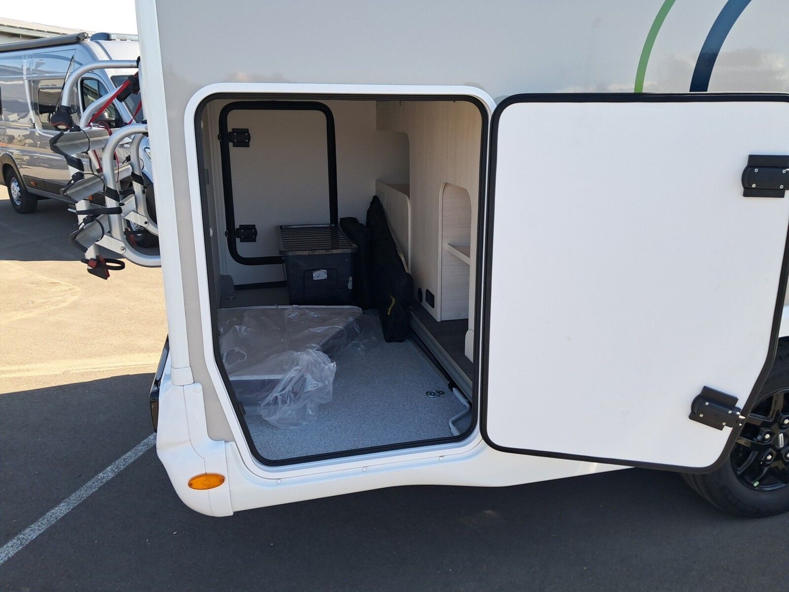 Fahrzeugabbildung Chausson Teilintegriert 777 Titanium Ultimate Markise,RK