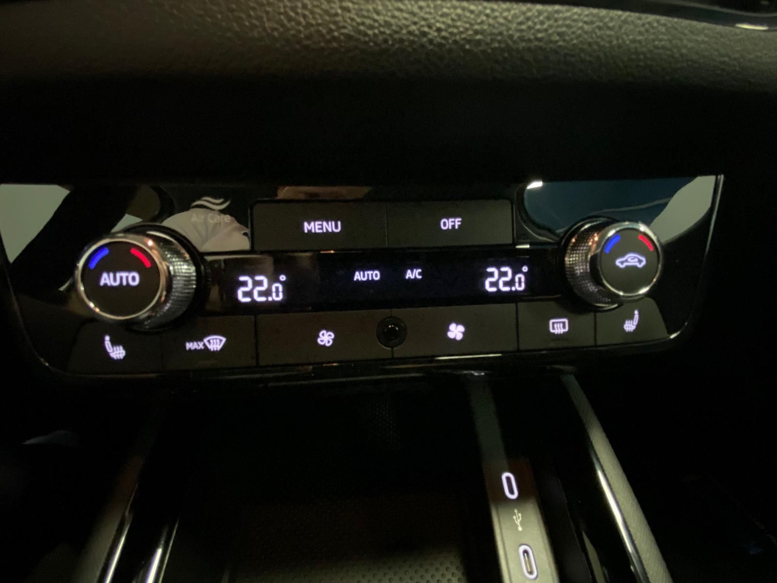 Fahrzeugabbildung SKODA Scala 1.0 TSI Selection APP+KLIMA+RFK+SITZHEIZ++