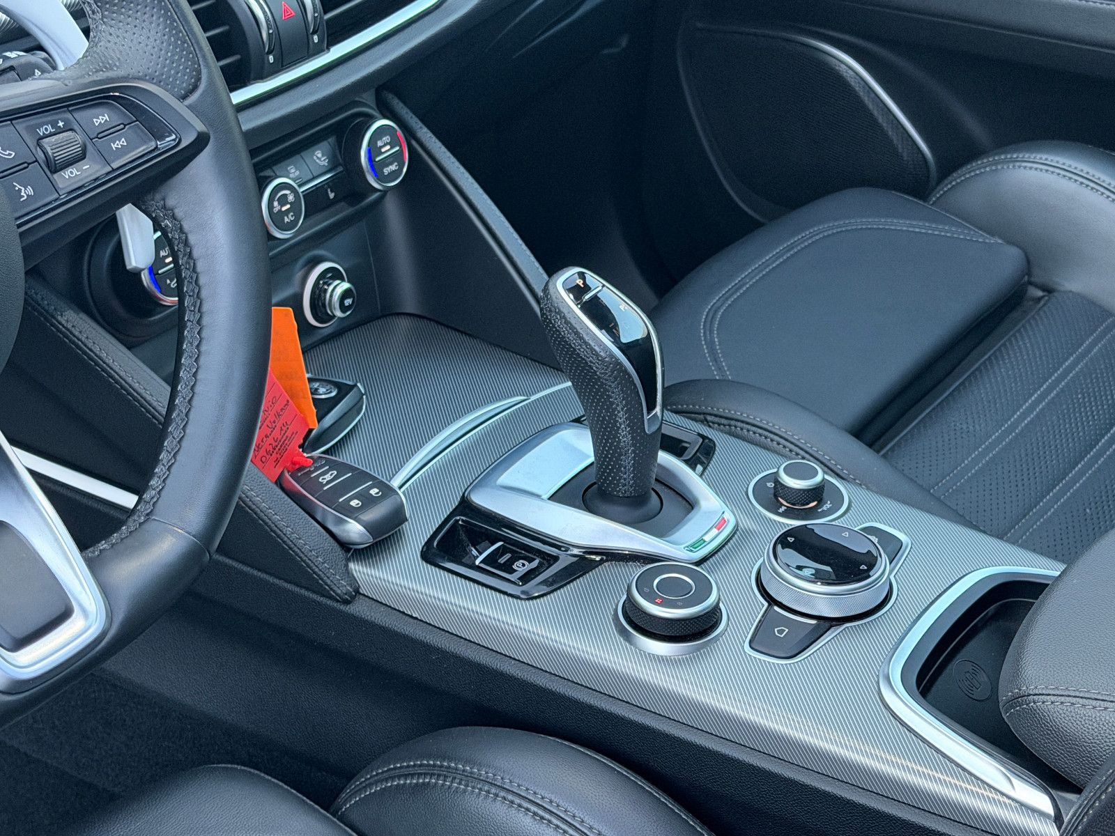 Fahrzeugabbildung Alfa Romeo Stelvio Veloce Q4/PANORAMA/H&K-SOUND/21''ZOLL