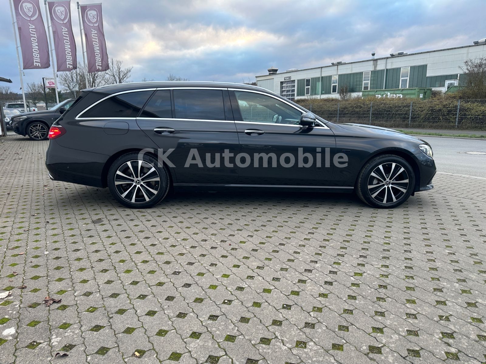 Fahrzeugabbildung Mercedes-Benz E 300de T 4Matic Avantgarde/Navi/360°Kam/LED/AHK