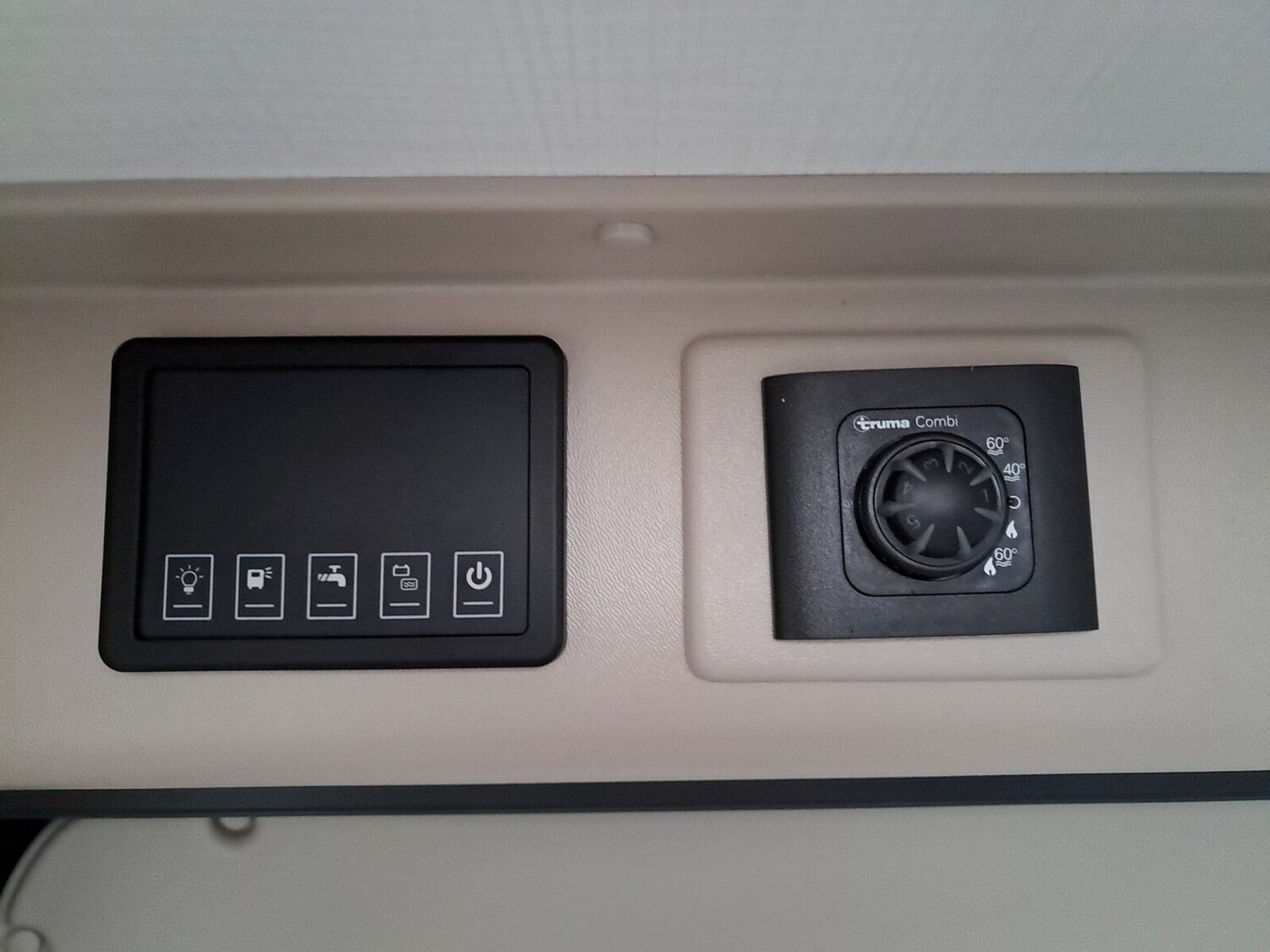 Fahrzeugabbildung Chausson Van Blackline 2.0 Dörr 30Y Edition,Markise,Solar