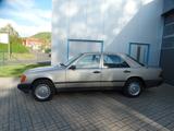 Mercedes-Benz 300E, 4-matic, W124 - Mercedes-Benz 300: W124 300e