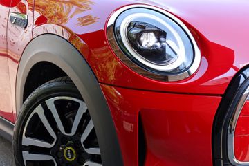 MINI Cooper SE - 2