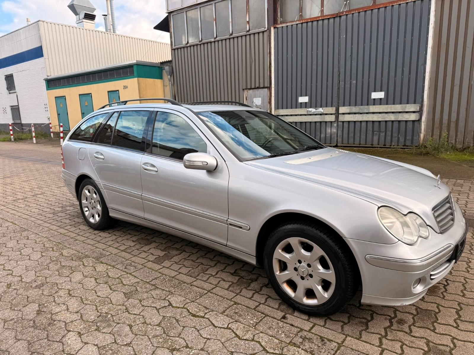 Mercedes-Benz C200 2006 — photo 24