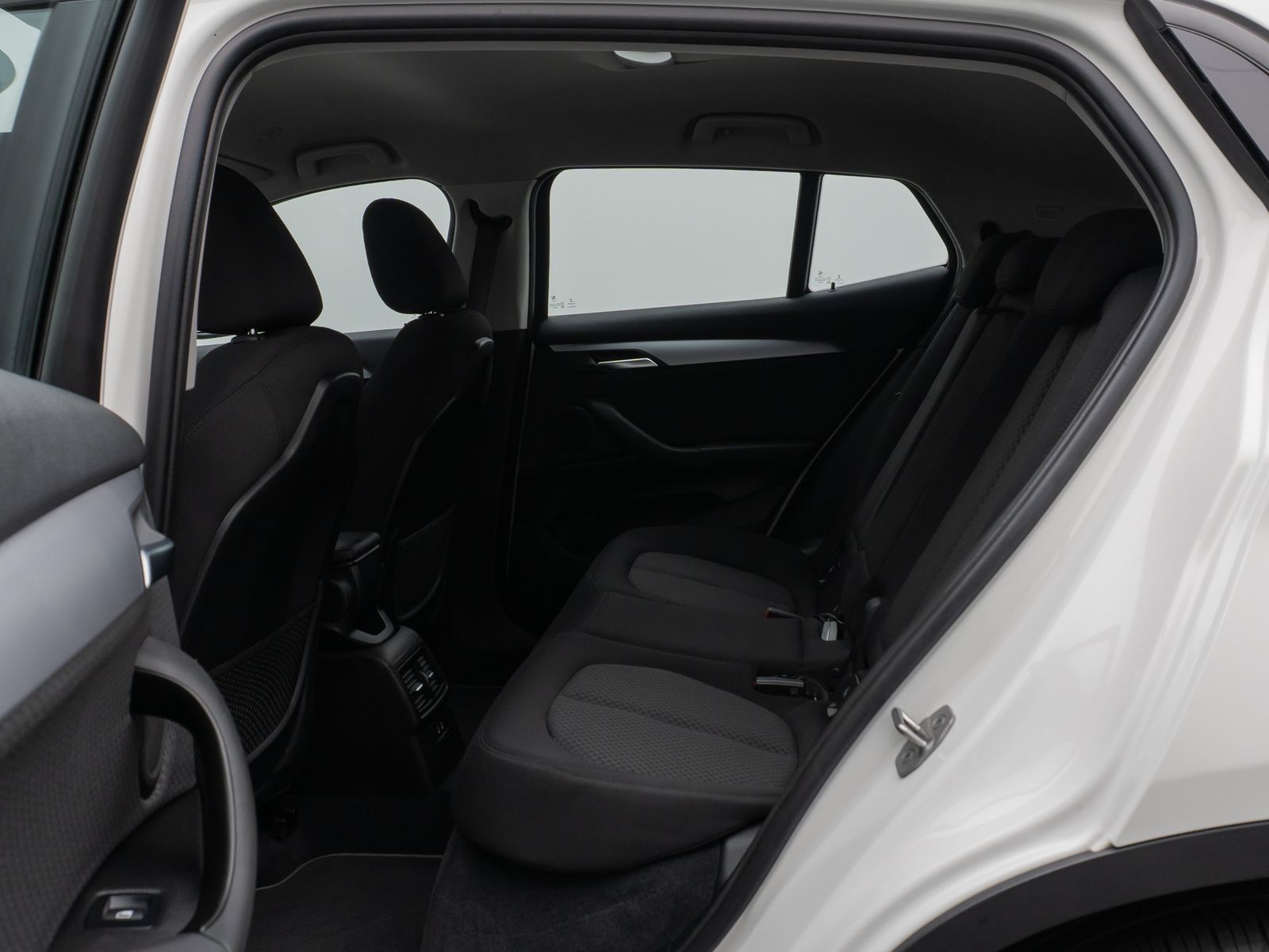 Fahrzeugabbildung BMW X2 xD25e Parkassist DAB Lordos Geschwindigkeitsr