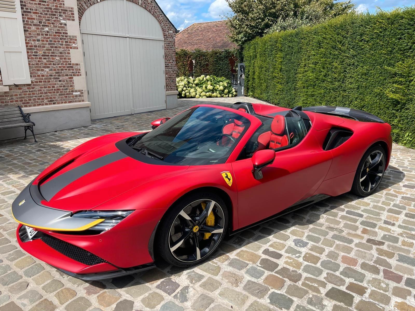 Ferrari SF90 Spider Sonderlack/Assetto Fiorano