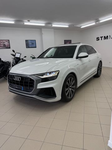 AUDI Audi Q8 45 TDI quattro tiptronic Sport