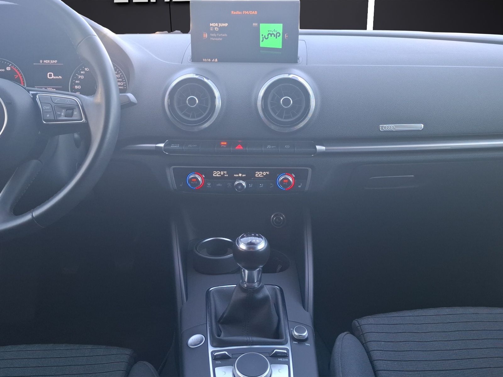 Fahrzeugabbildung Audi A3 Sportback 35 TFSI sport LED Navi GRA PDC SH 1