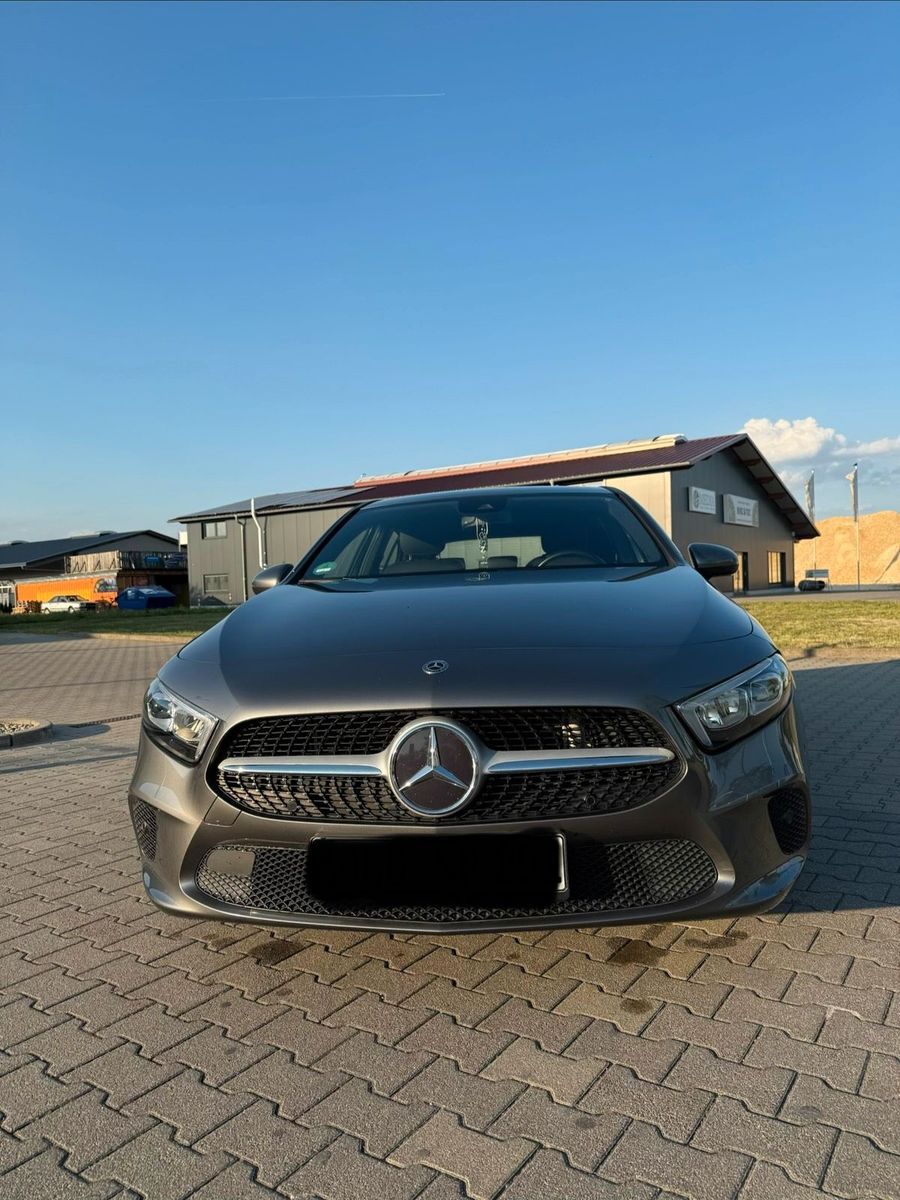MERCEDES-BENZ Mercedes A180 Automatik AMG Optik | 2019