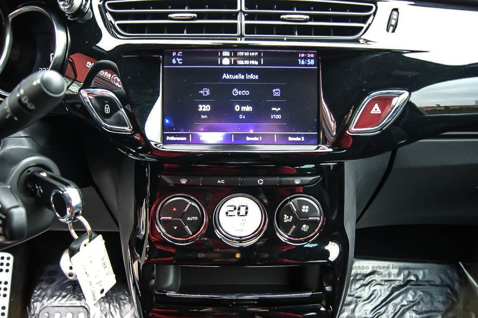 Fahrzeugabbildung DS Automobiles DS3 Sport Chic Auto 1.2 NAVI LED VISION DAB