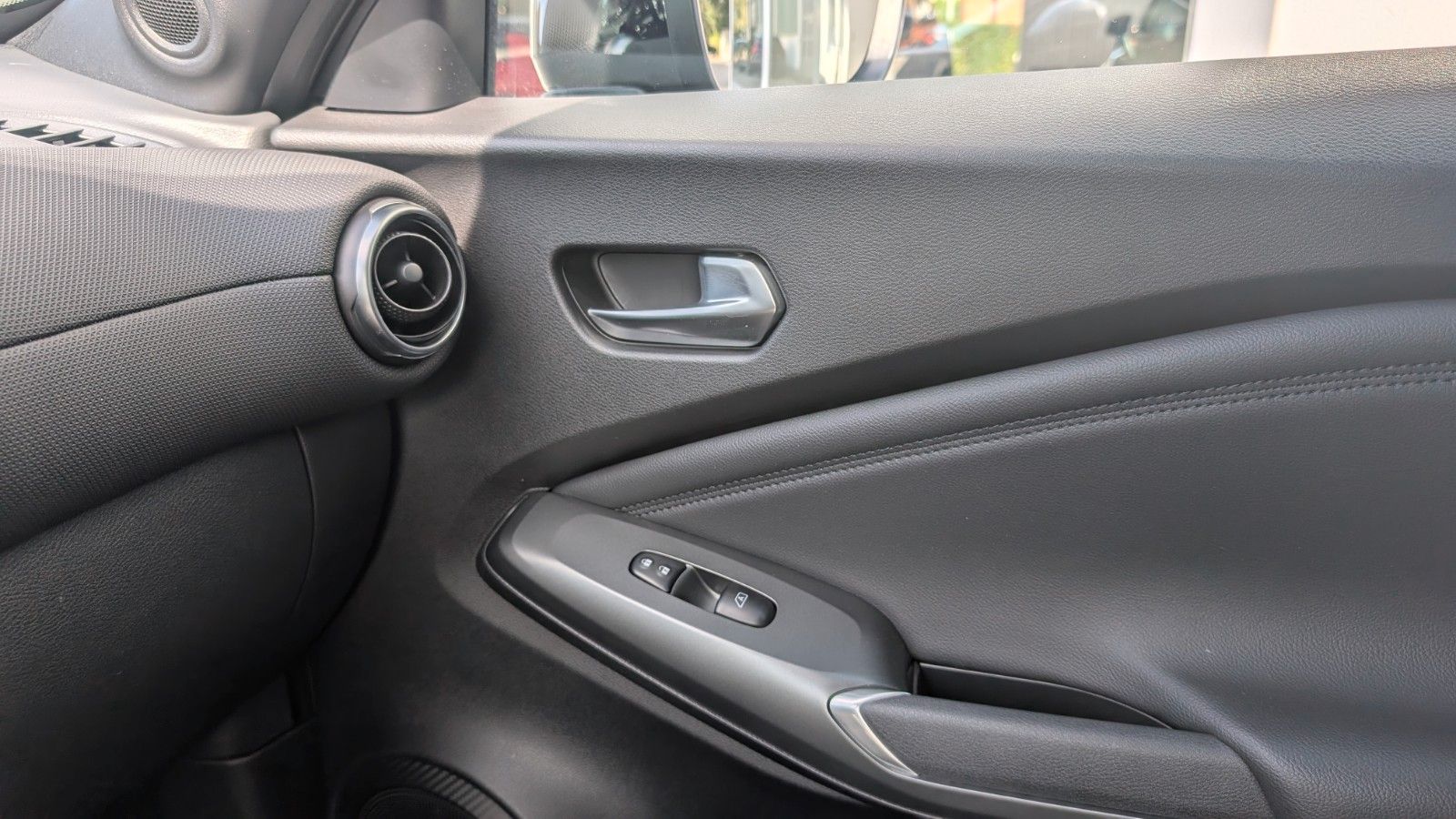 Fahrzeugabbildung Nissan Juke 1.0 Schaltgetriebe - N-Connecta