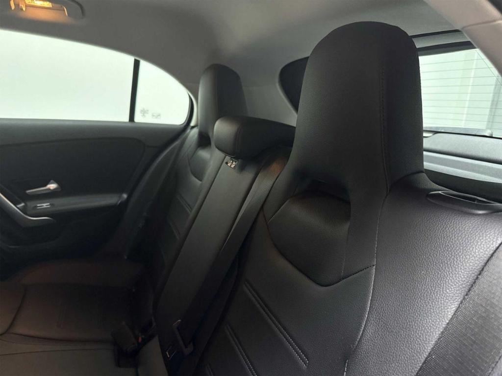 Mercedes-Benz A 180 Widescreen Multibeam AHK Kamera Leder MULT