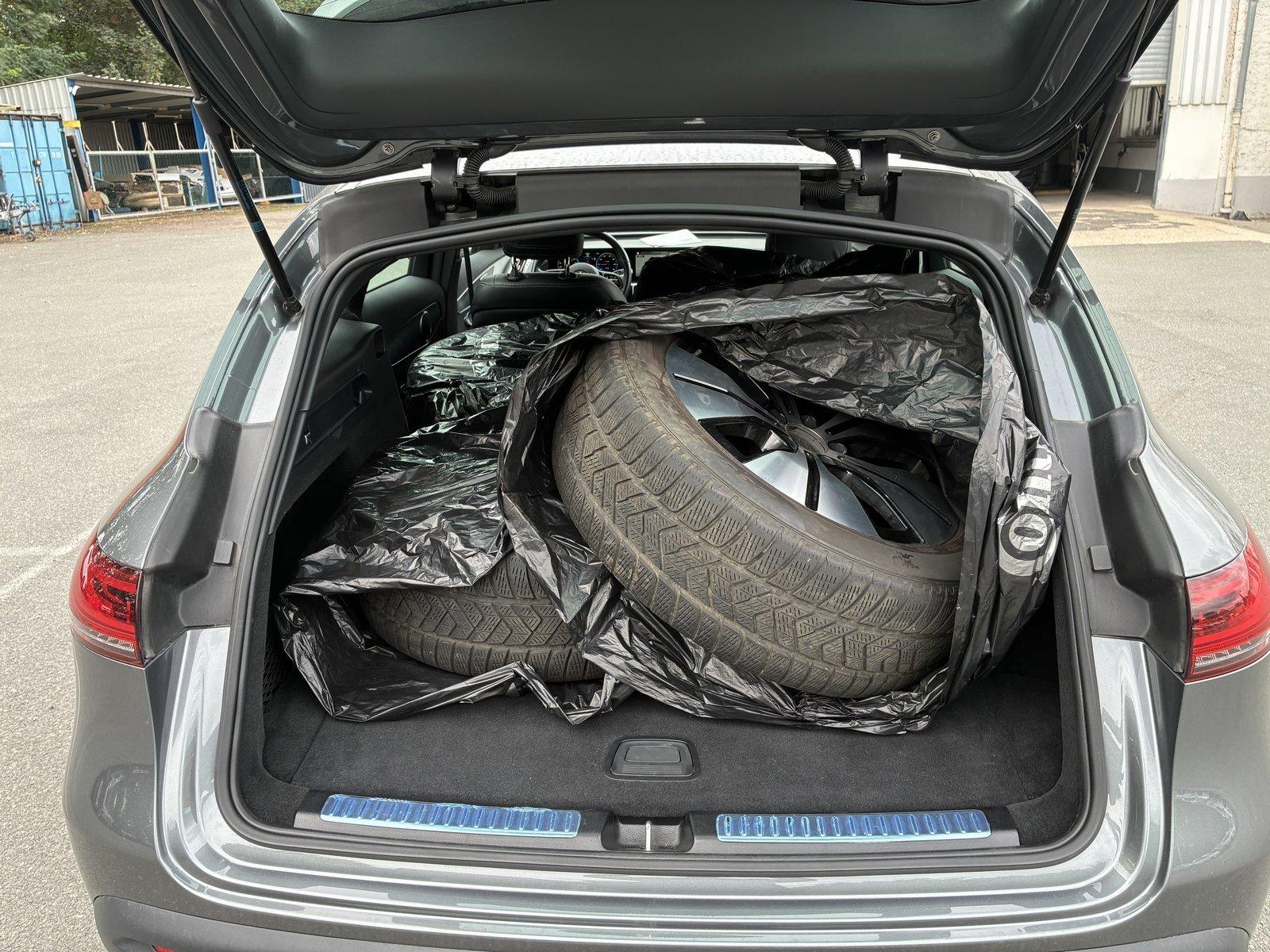 Mercedes-Benz EQC 400 4Matic MultiBeam+Kamera+8x AluFelgen !!!