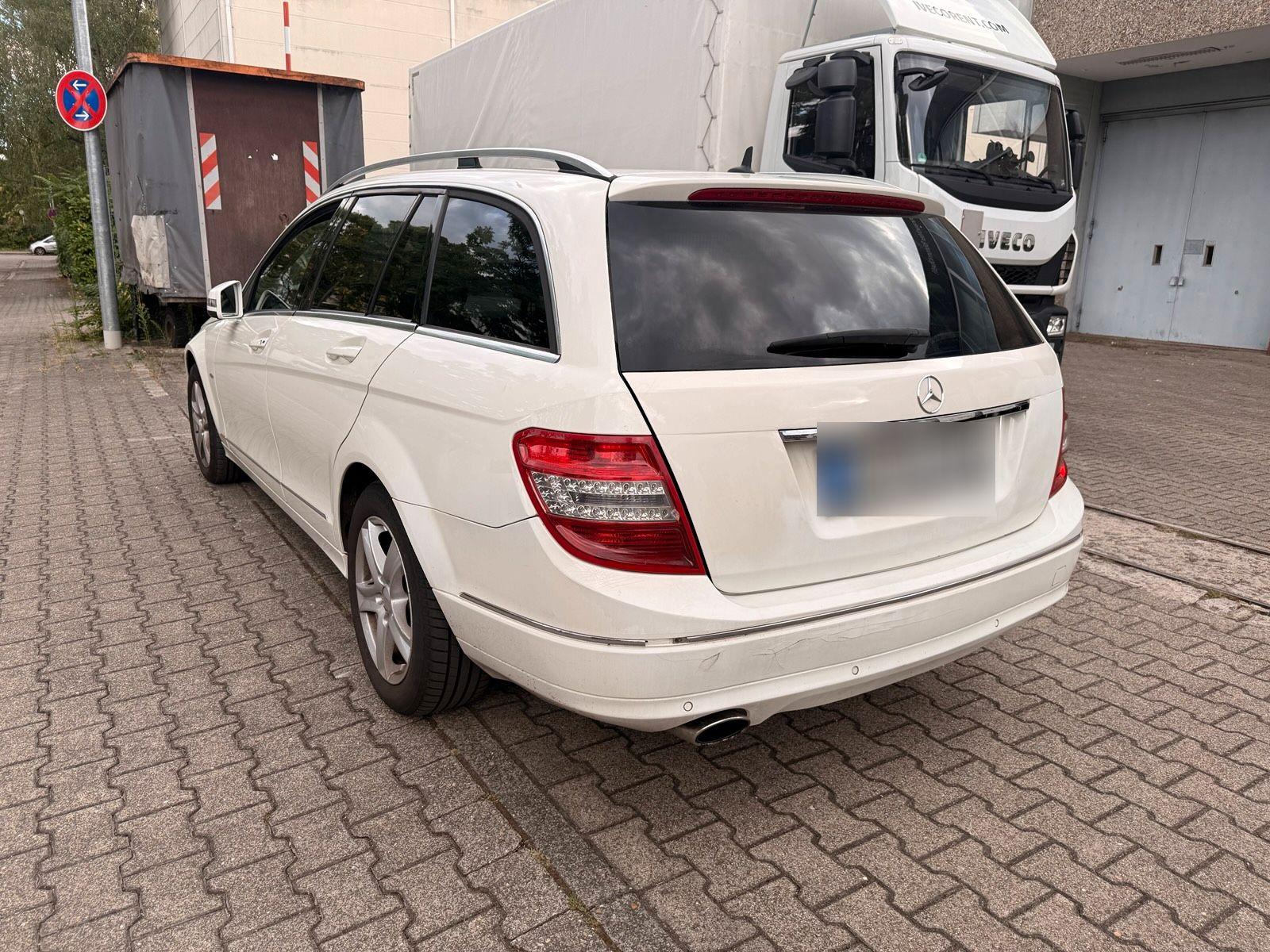 Mercedes-Benz C220 2009 — photo 9