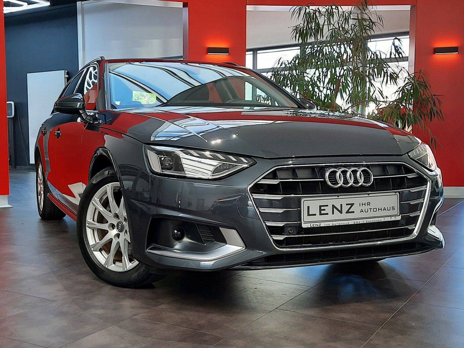 Fahrzeugabbildung Audi A4 Avant 30 TDI advanced S-tronic *AHK*LED*Navi*