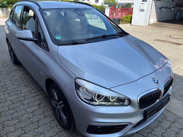 BMW 218 Active Tourer Sport Line Panorama LED 8 Fach