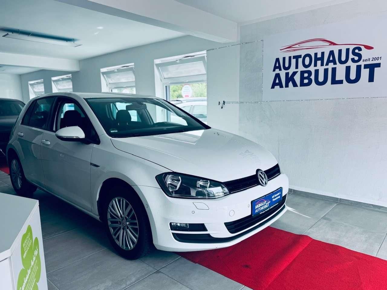 Volkswagen Golf - 1
