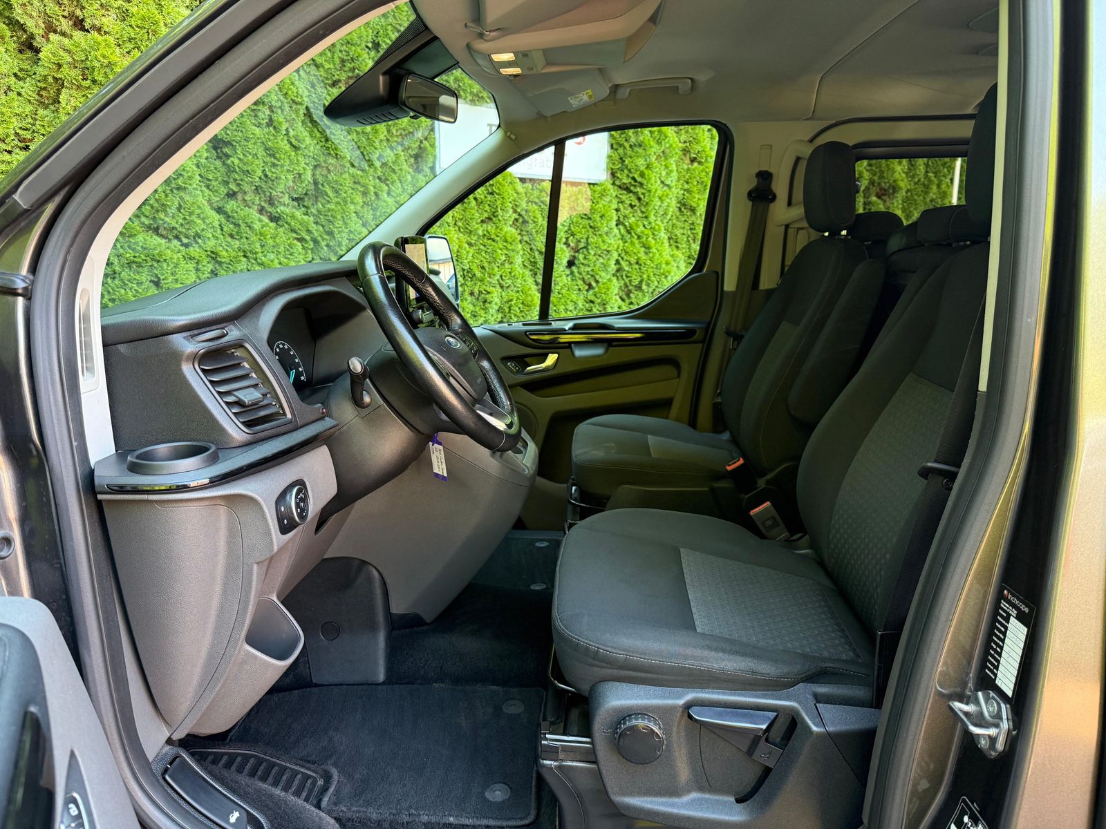 Fahrzeugabbildung Ford Tourneo Custom 320 Aut. L2 BI-XEN+SHZ+CARPLAY+8S