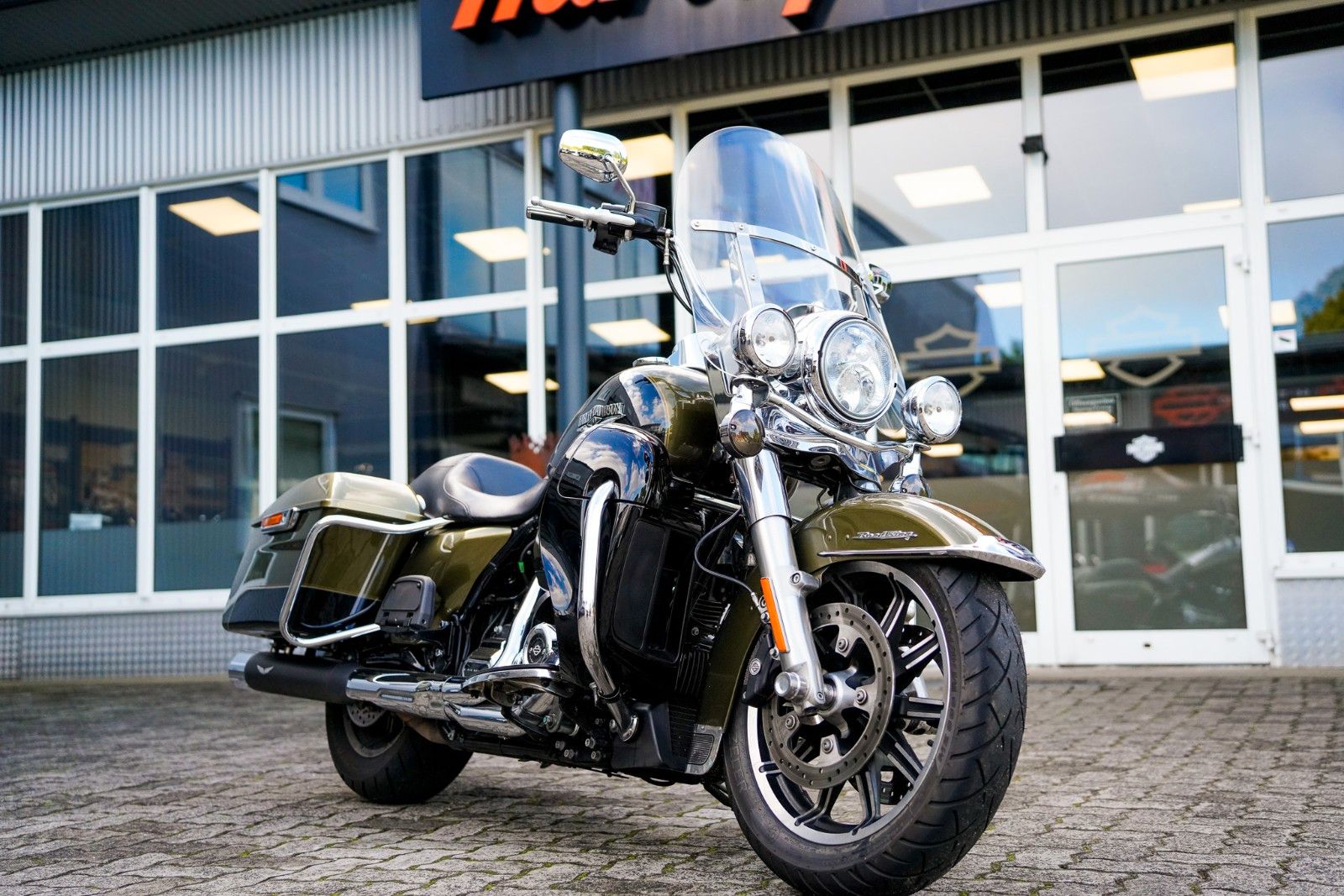 Fahrzeugabbildung Harley-Davidson FLHR Road King 107 cui - Penzl - Beinschilde