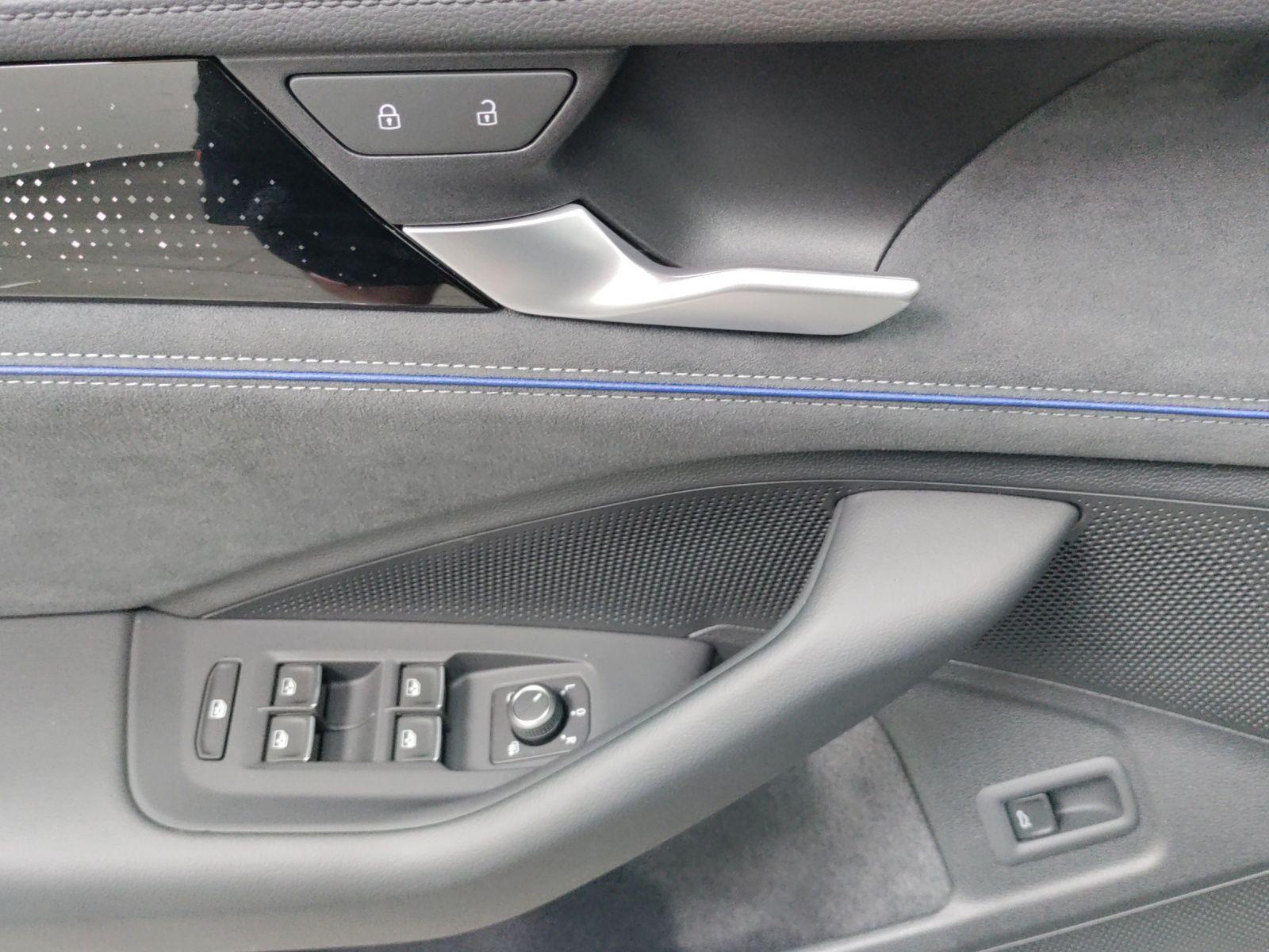Volkswagen Passat Variant 2.0 TDI DSG 4M R-LINE LM18 MATRIX