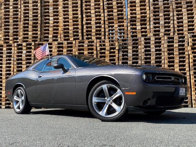 Fahrzeugabbildung Dodge Challenger 3.6 SXT Schiebedach PDC 20 Zoll