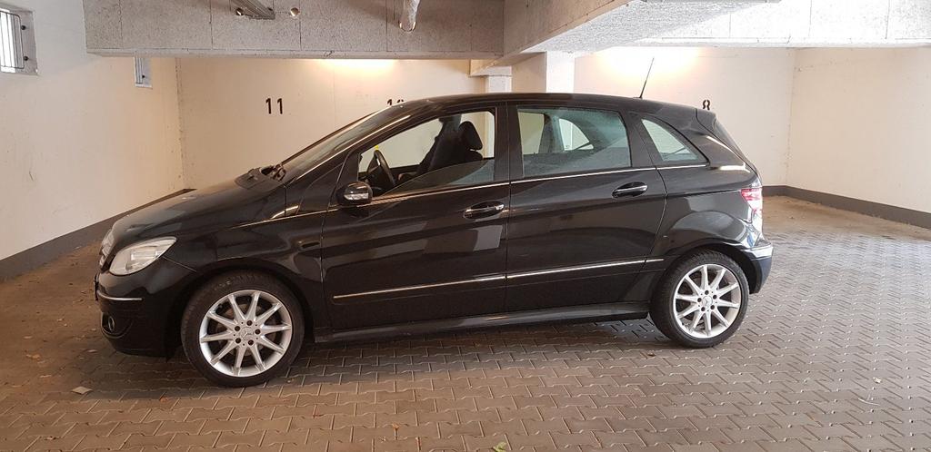 Mercedes-Benz B 200