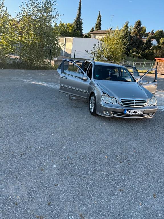 Mercedes-Benz C 220