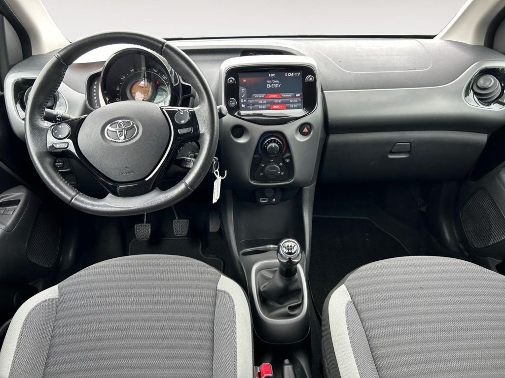 Fahrzeugabbildung Toyota Aygo x-play club