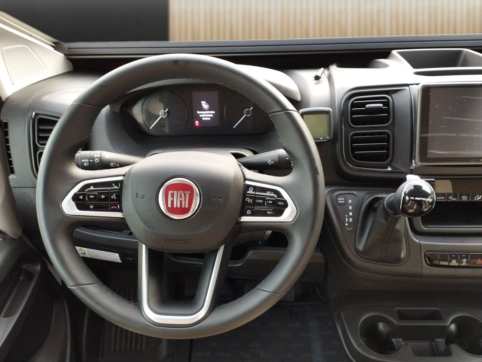 Fahrzeugabbildung Eura Mobil Van V 635 EB Klimaauto., Solar, Fahrassistenzpak