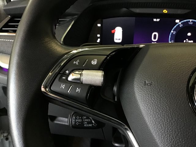 Fahrzeugabbildung Skoda Octavia Style 2.0 TDI Combi DSG/NAVI/ACC/HUD/LED