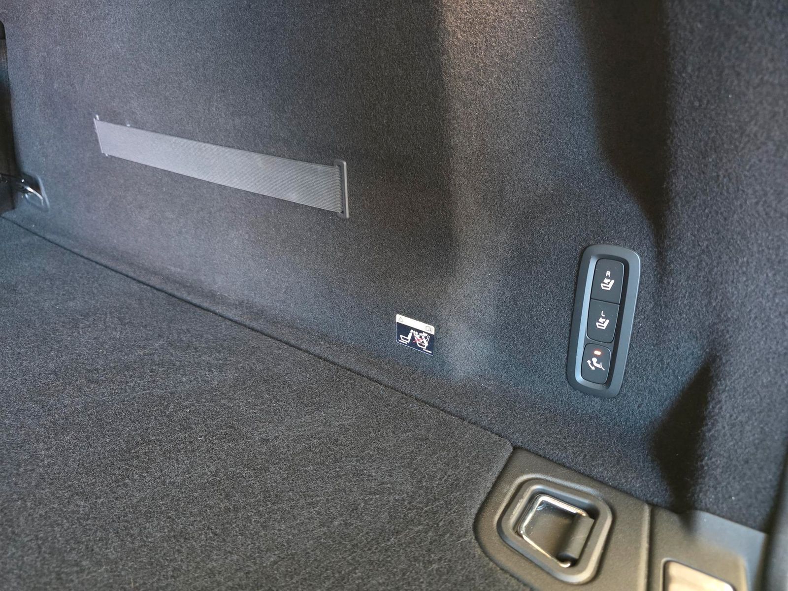 Fahrzeugabbildung Volvo XC 60 D4 /StandHz/Keyless/Carplay/Ahk