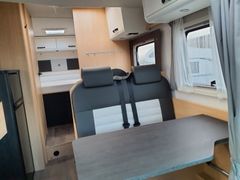 Sunlight T 690 L Adventure Edition,Queensbett und Hubbett