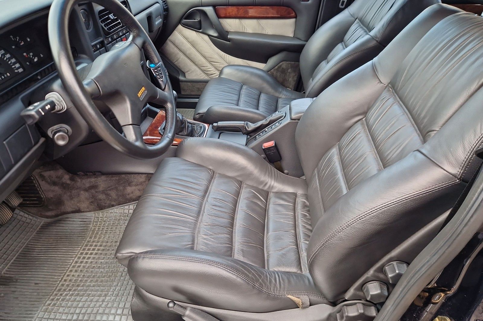Fahrzeugabbildung Opel Lotus Omega *1. Hand*dt. Auto*Sammlerzustand*